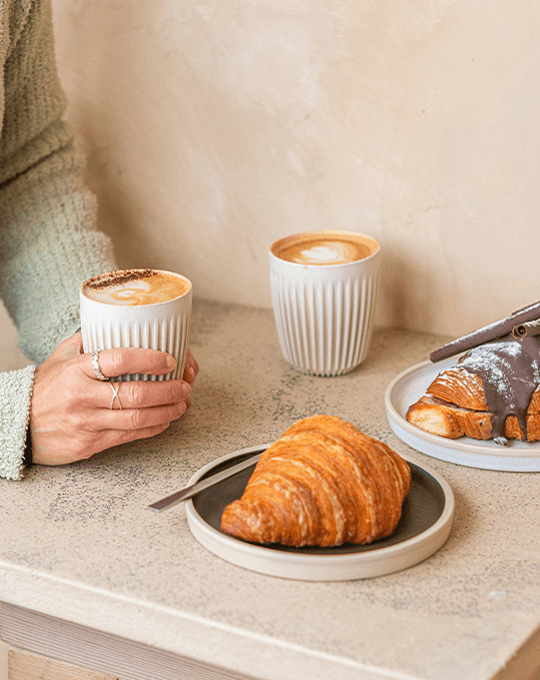 三餐外食、纖維攝取不足、愛吃高熱量澱粉或甜食